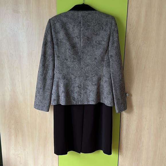 LE SUIT Women's Wool Blend Jacket & Skirt - Picture 8 of 13